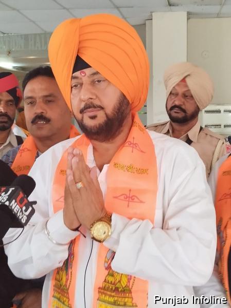 Strict Legal Action Demanded Against Officials Who Prevented a Sikh Girl from Appearing in Exam for Wearing Kakars: Adv. Rajinder Pal Anand