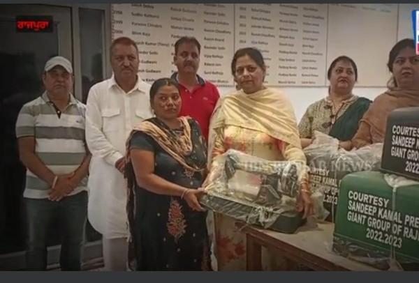जांयटस ग्रुप राजपुरा की ओर से जरूरत मंदो को दी गई सिलाई मशीनें